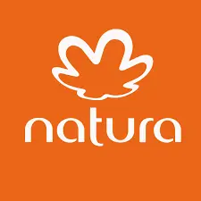 Logo da Natura. Logo da Natura em fundo laranja, representando a marca.